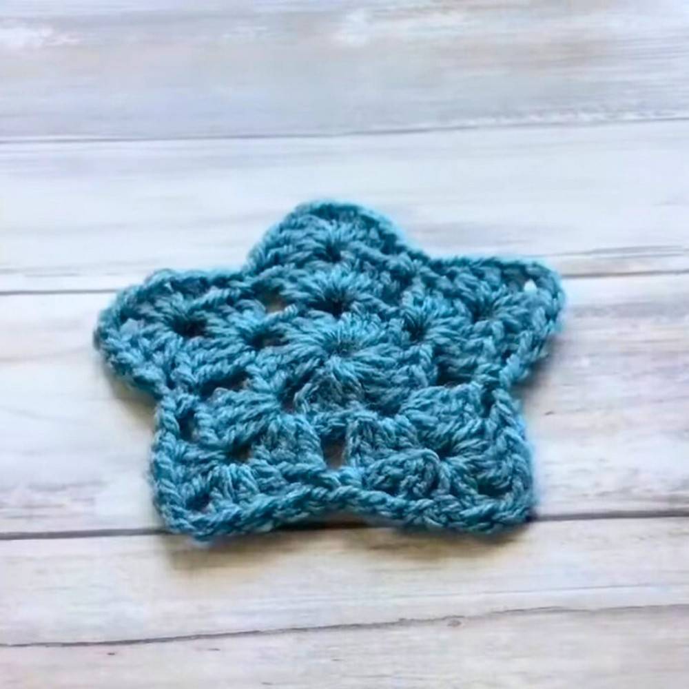 30 Crochet Granny Square Star Patterns Image