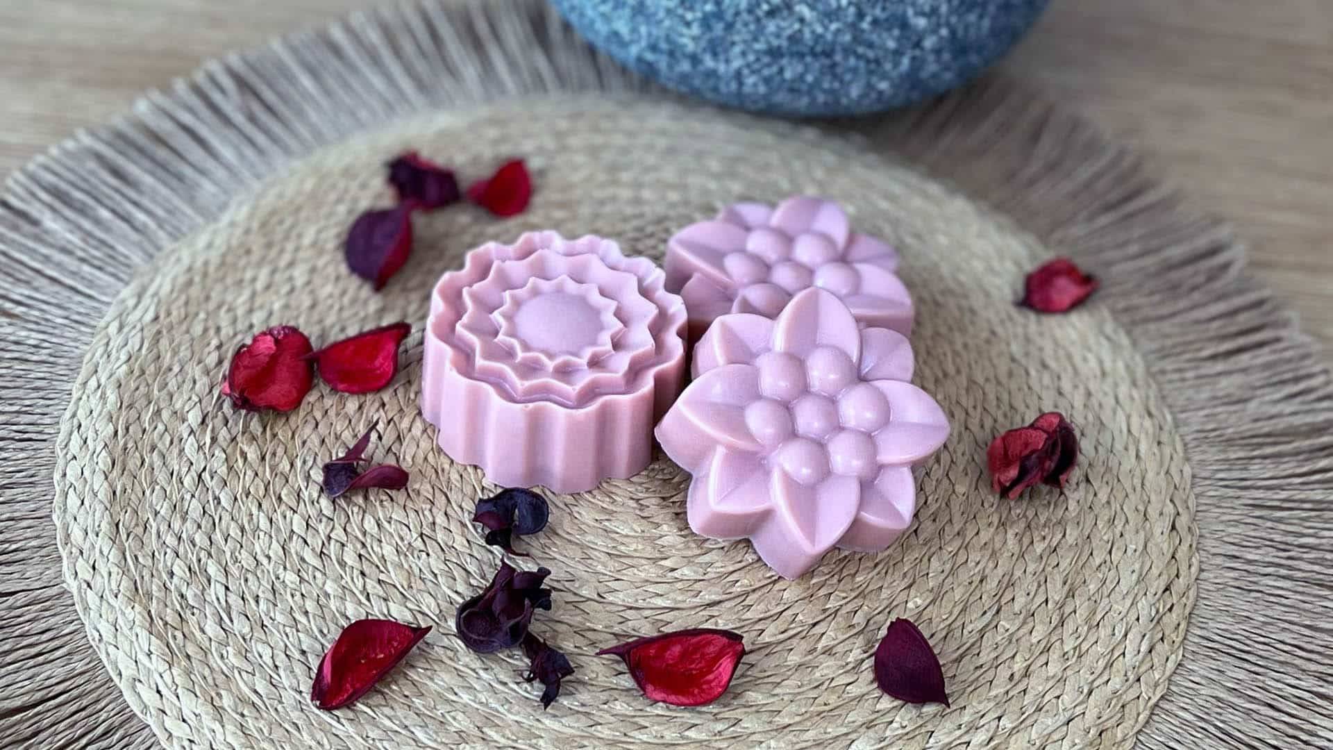 33 Melt and Pour Soap Recipes Image