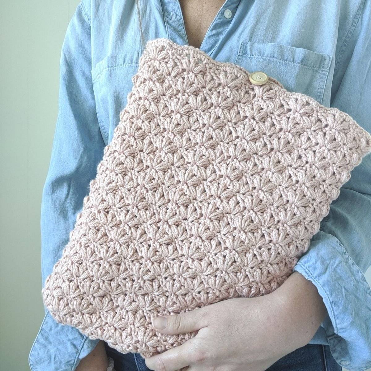 28 Crochet Laptop Case Patterns Image
