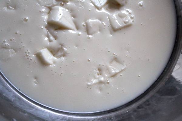 33 Melt and Pour Soap Recipes Image