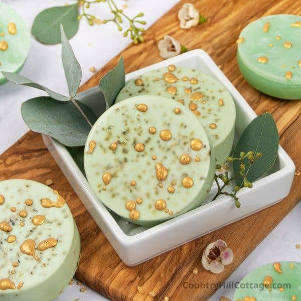 33 Melt and Pour Soap Recipes Image