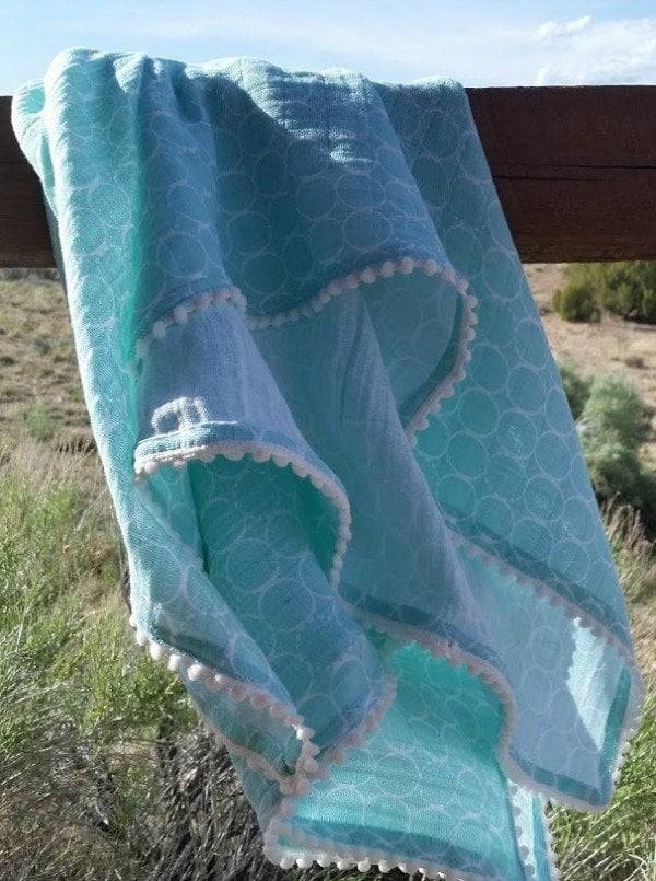 21 DIY Muslin Baby Blankets Image