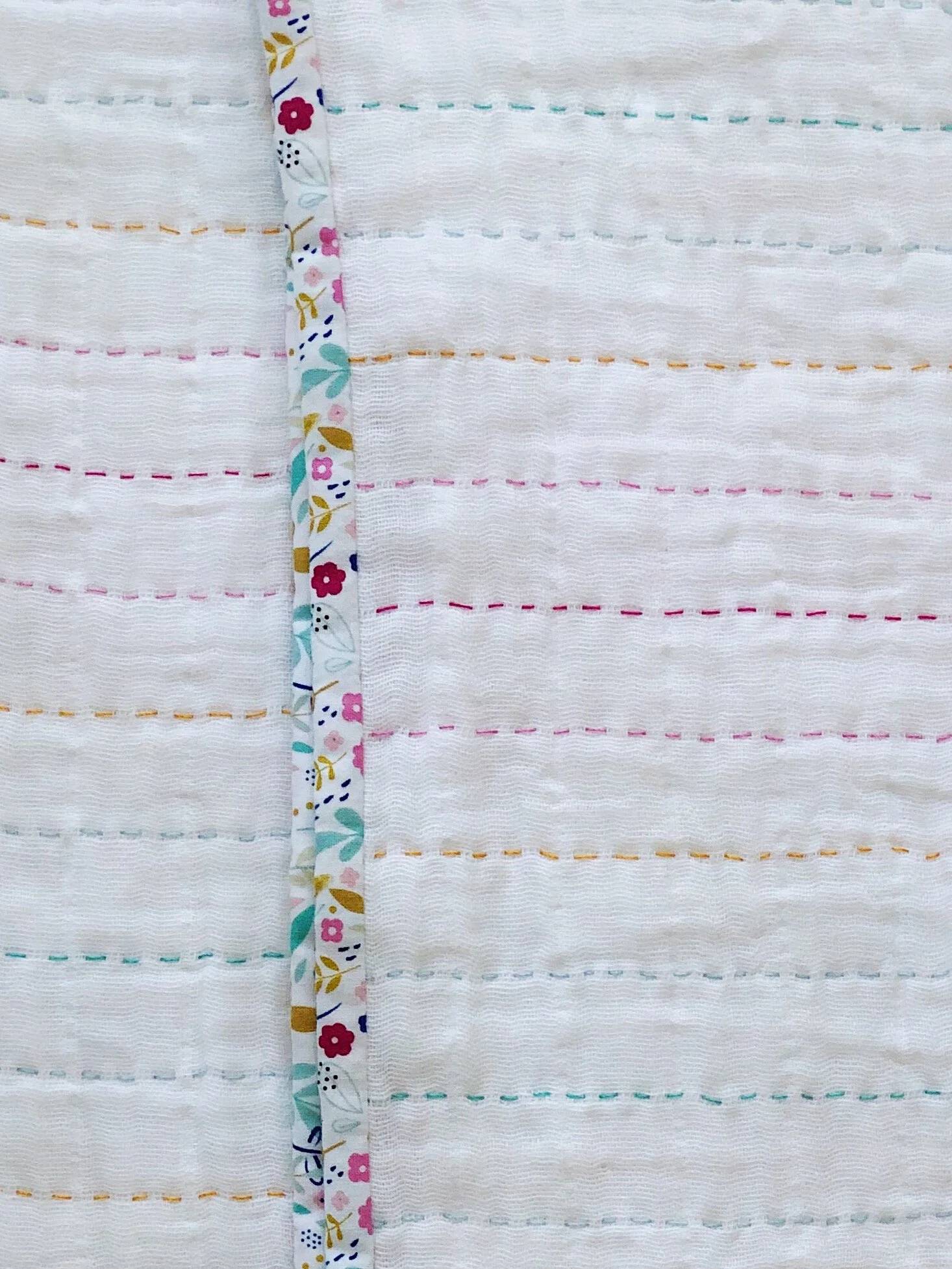 33 DIY Gauze Baby Blankets Image