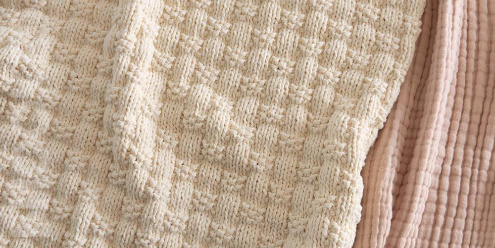33 DIY Hand Knit Baby Blankets Image