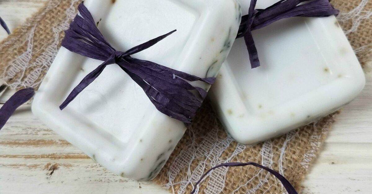 33 Melt and Pour Soap Recipes Image