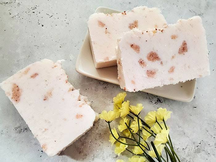 33 Melt and Pour Soap Recipes Image