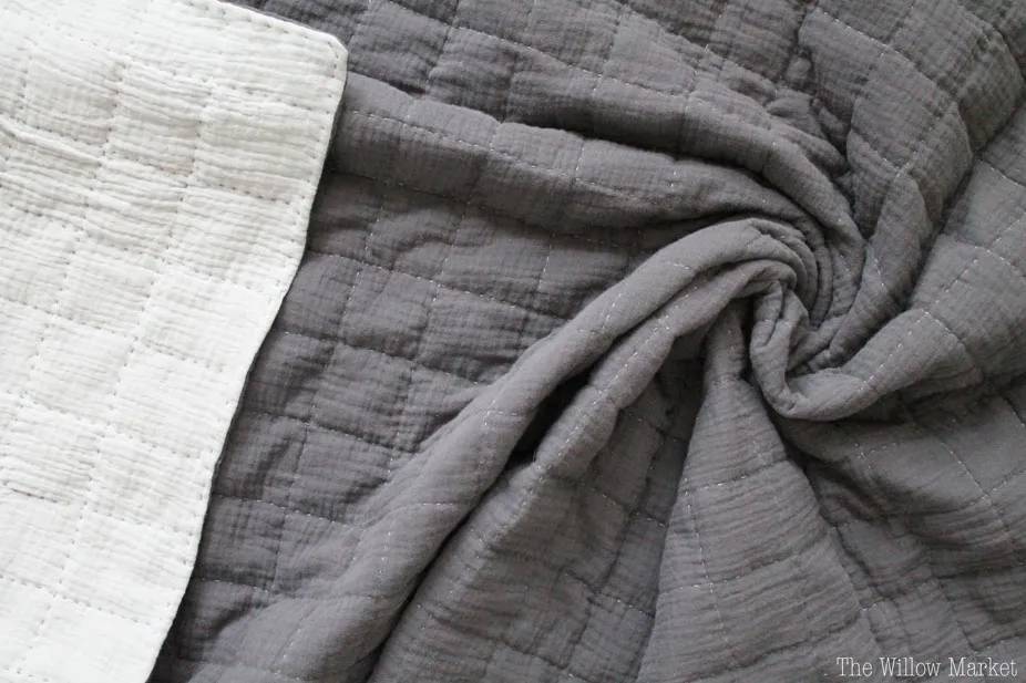 33 DIY Gauze Baby Blankets Image