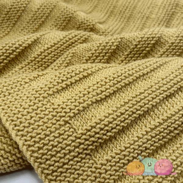 33 DIY Hand Knit Baby Blankets Image